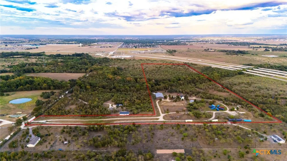 1501 Boggy Creek Road Lockhart, TX 78644