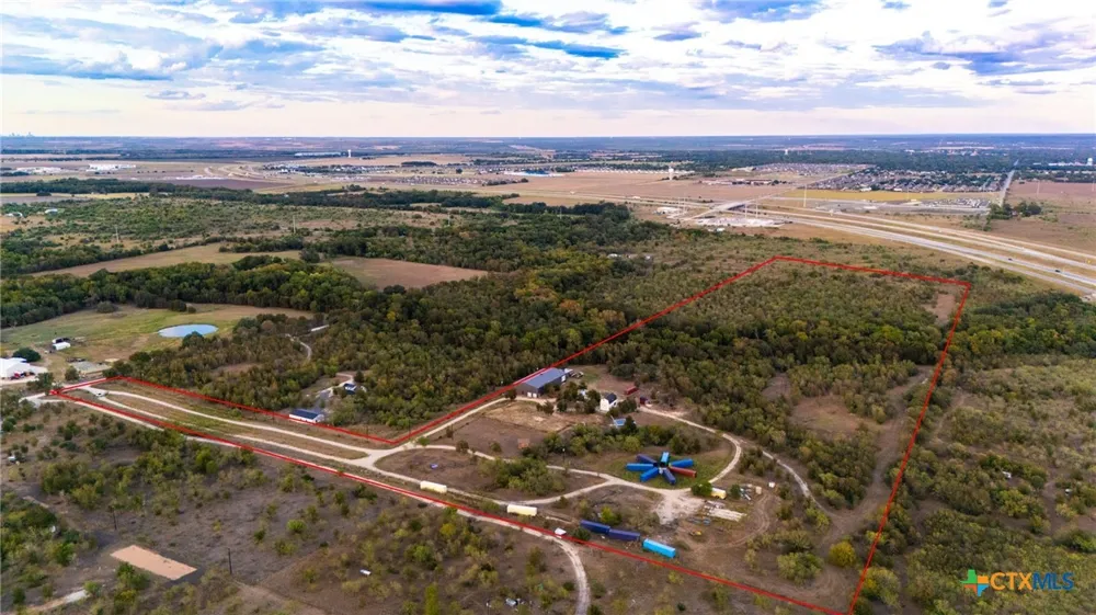 1501 Boggy Creek Road Lockhart, TX 78644