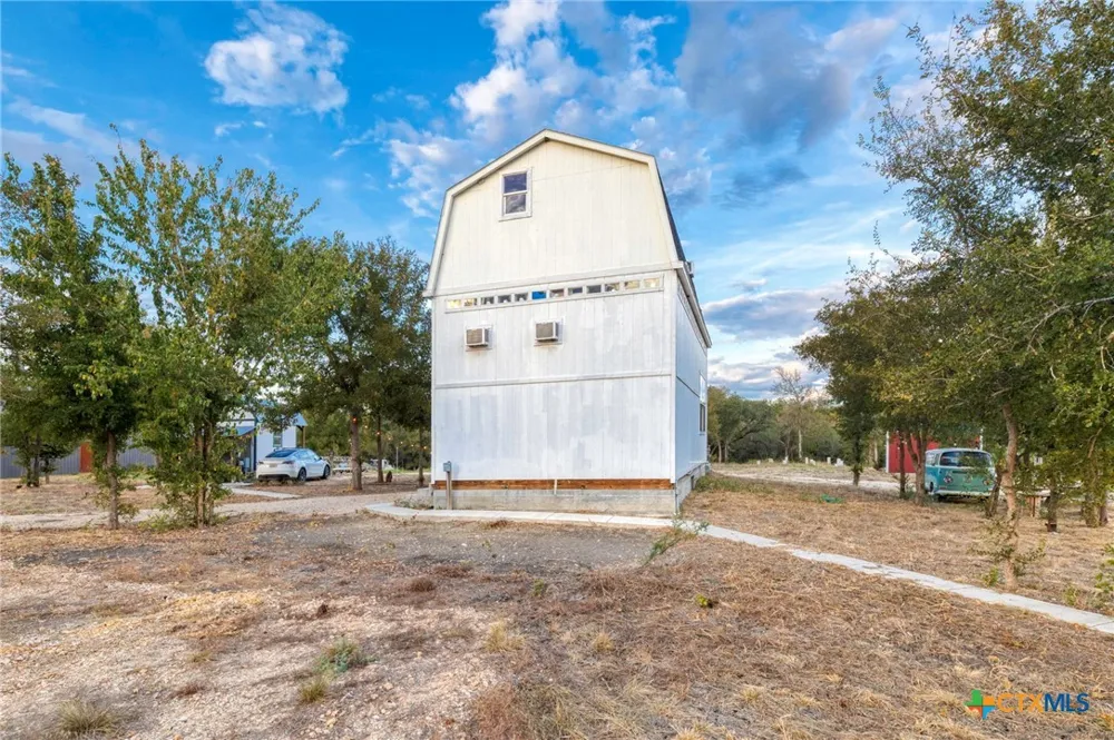 1501 Boggy Creek Road Lockhart, TX 78644