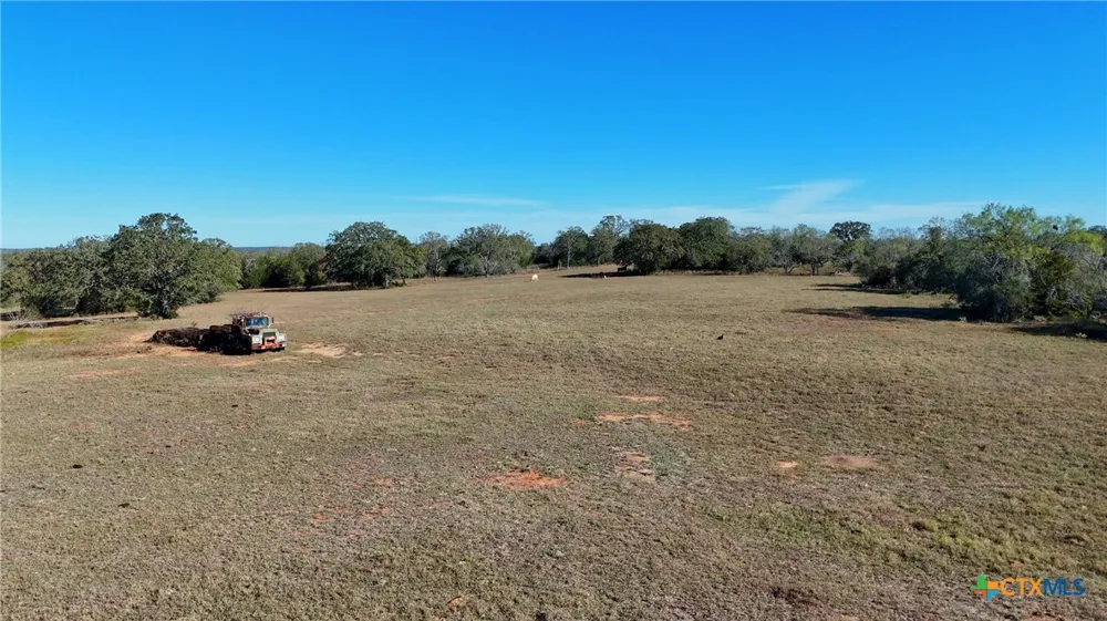 7180 CR 283 Harwood, TX 78632