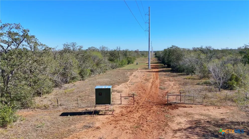 7180 CR 283 Harwood, TX 78632