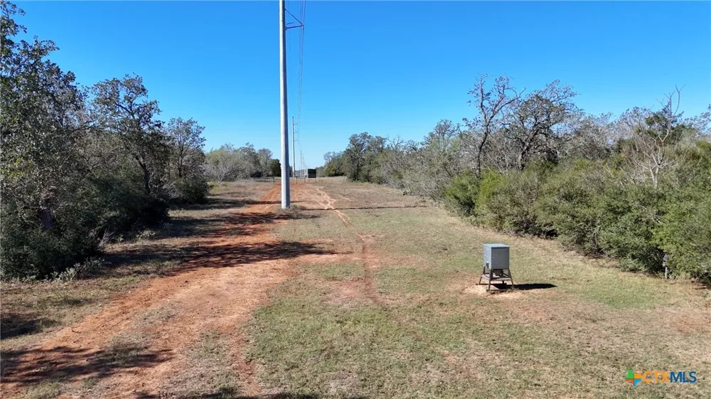 7180 CR 283 Harwood, TX 78632