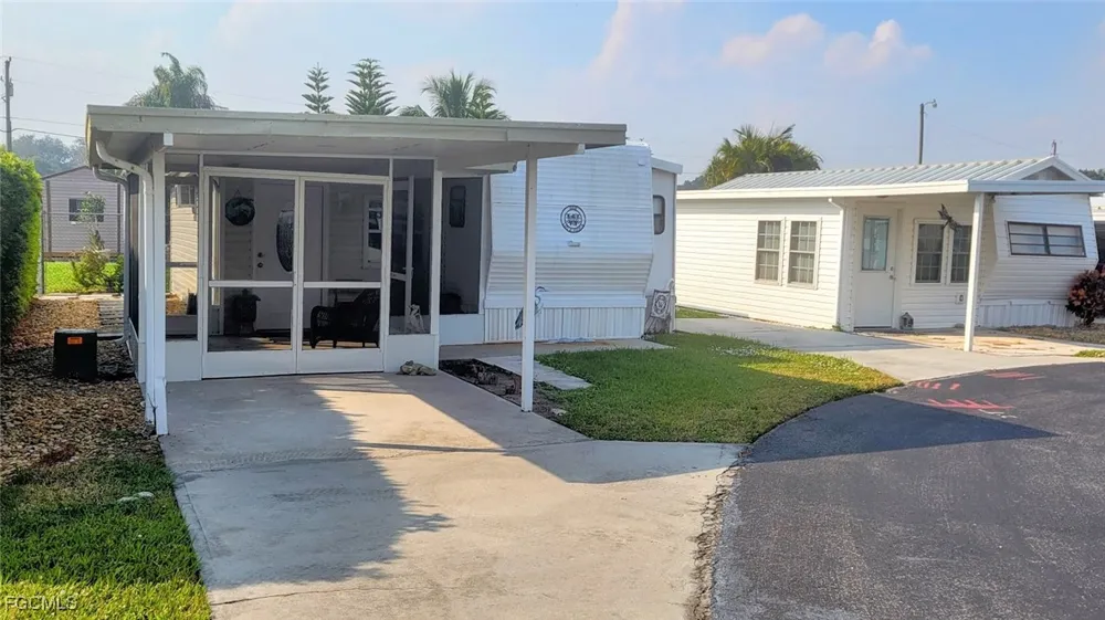 Old Lakeport Road #30B Moore Haven, FL 33471