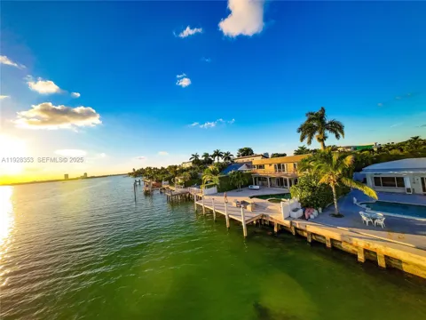 1500 S Treasure Dr