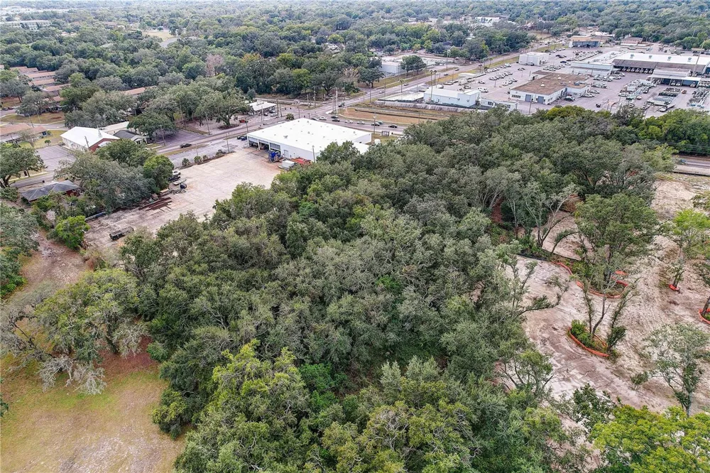 6905 & 6907 ROWLETT PARK DRIVE Tampa, FL 33610