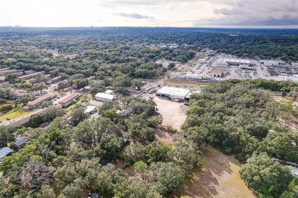 6905 & 6907 ROWLETT PARK DRIVE Tampa, FL 33610