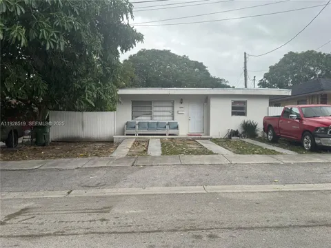 1032 SW 10th Street