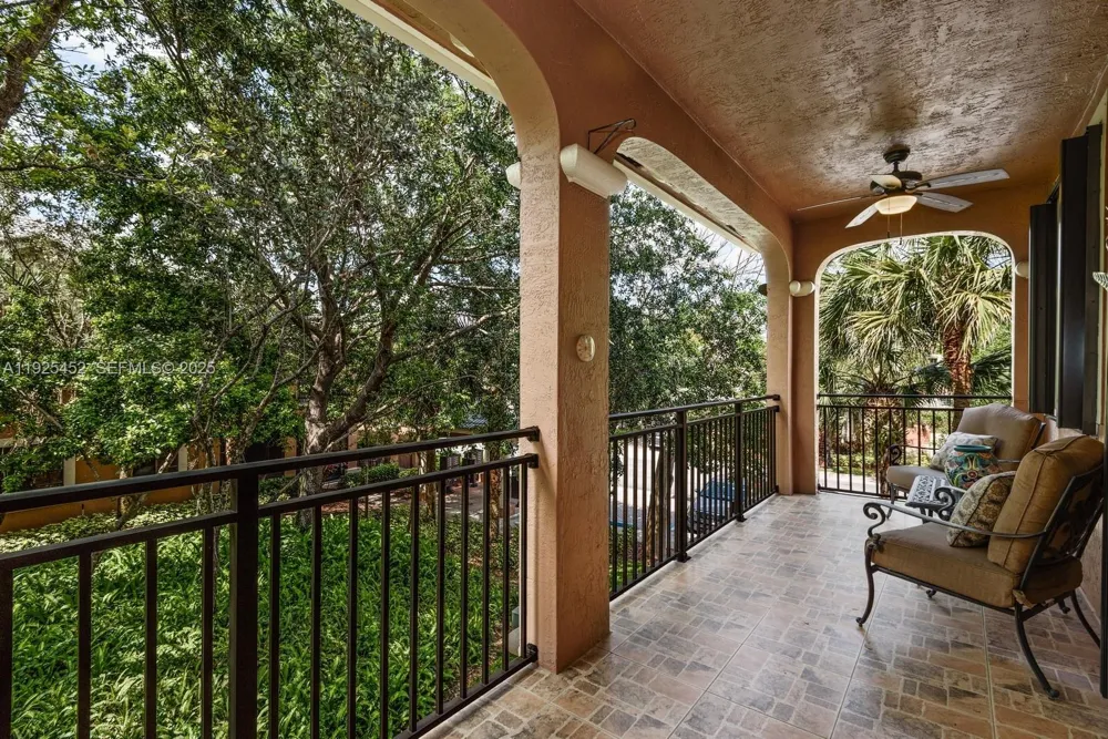 2782 Kinsington Cir #25-4 Weston, FL 33332
