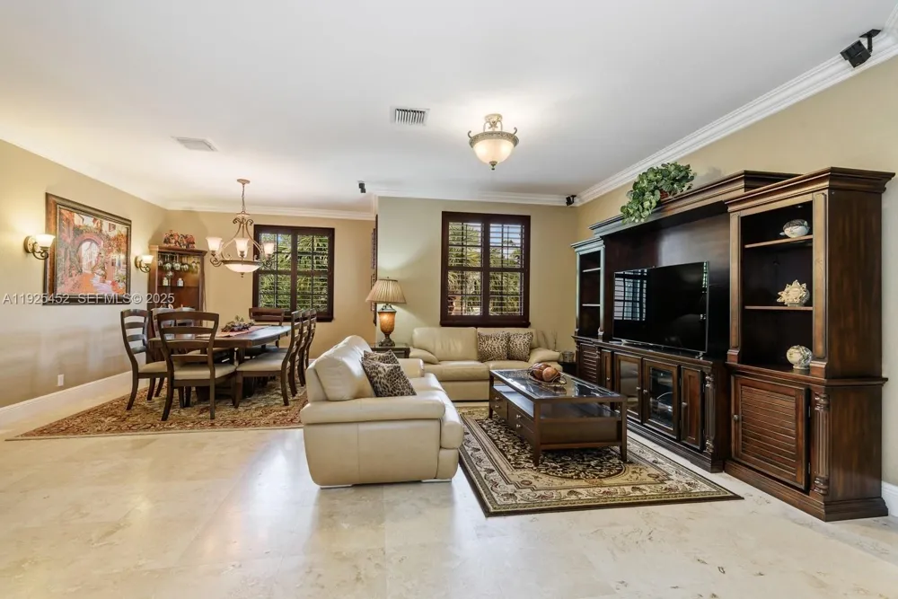 2782 Kinsington Cir #25-4 Weston, FL 33332