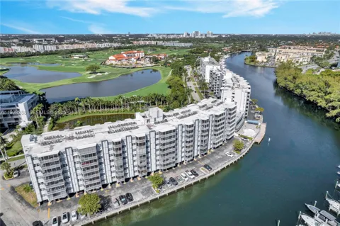 200 Diplomat Pkwy #729