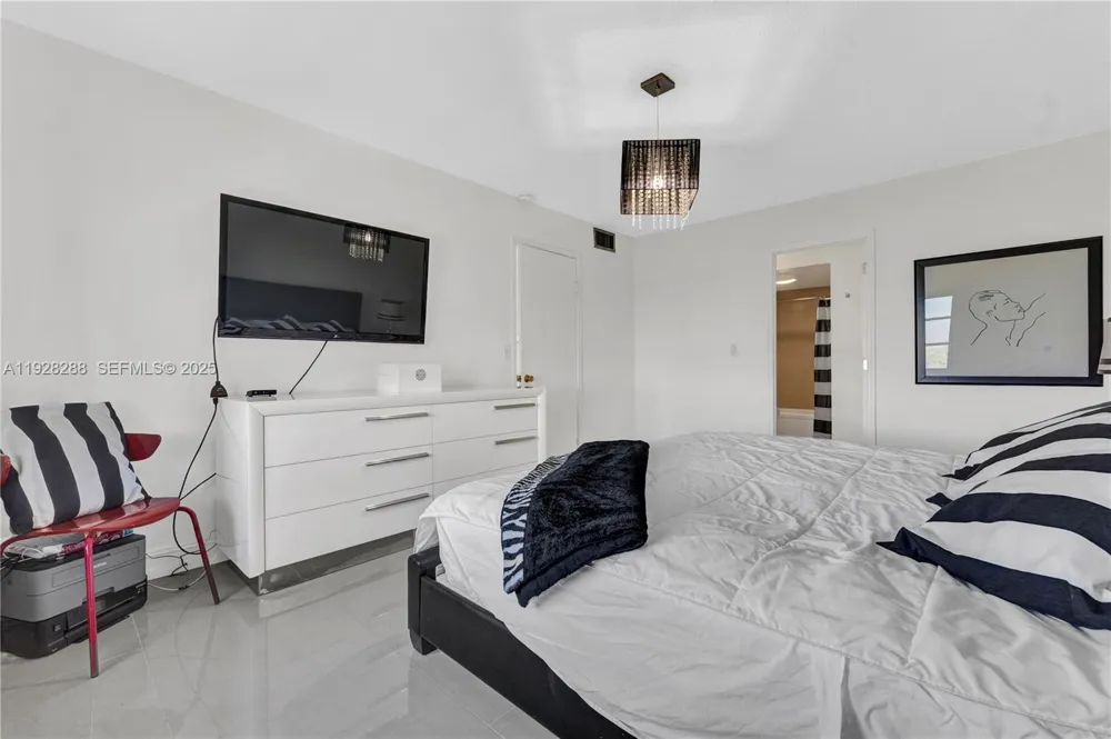 200 Diplomat Pkwy #729 Hallandale Beach, FL 33009