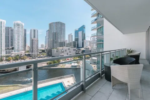 92 SW 3RD St #1512