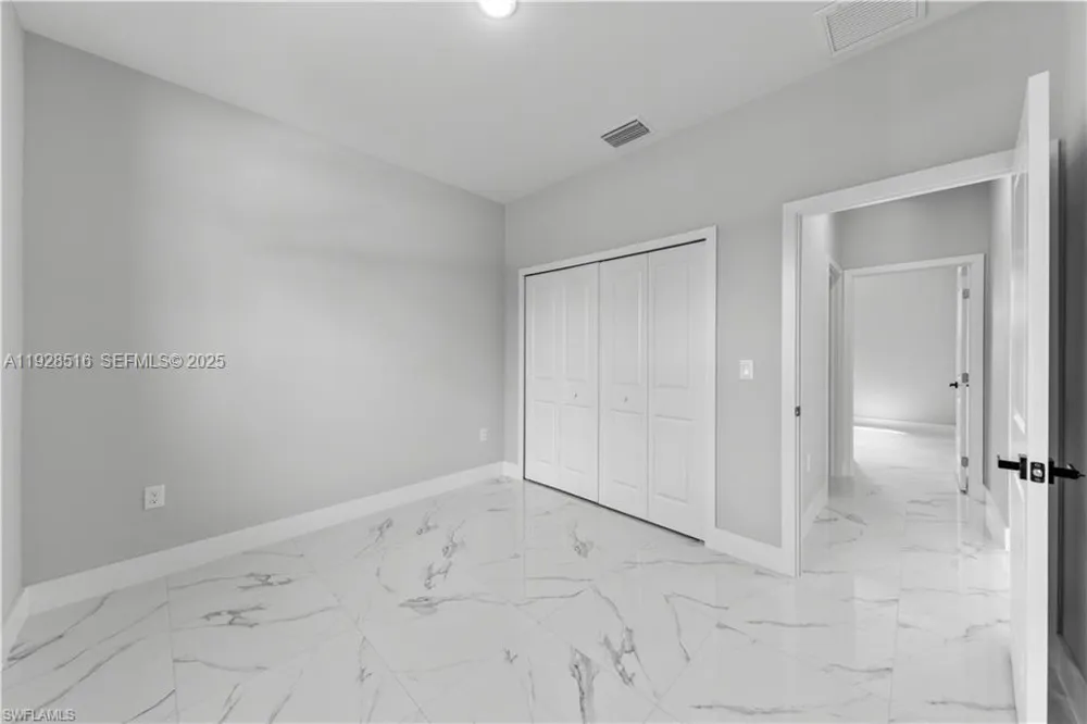 1110 GARIBALDI SST E Lehigh Acres, FL 33974