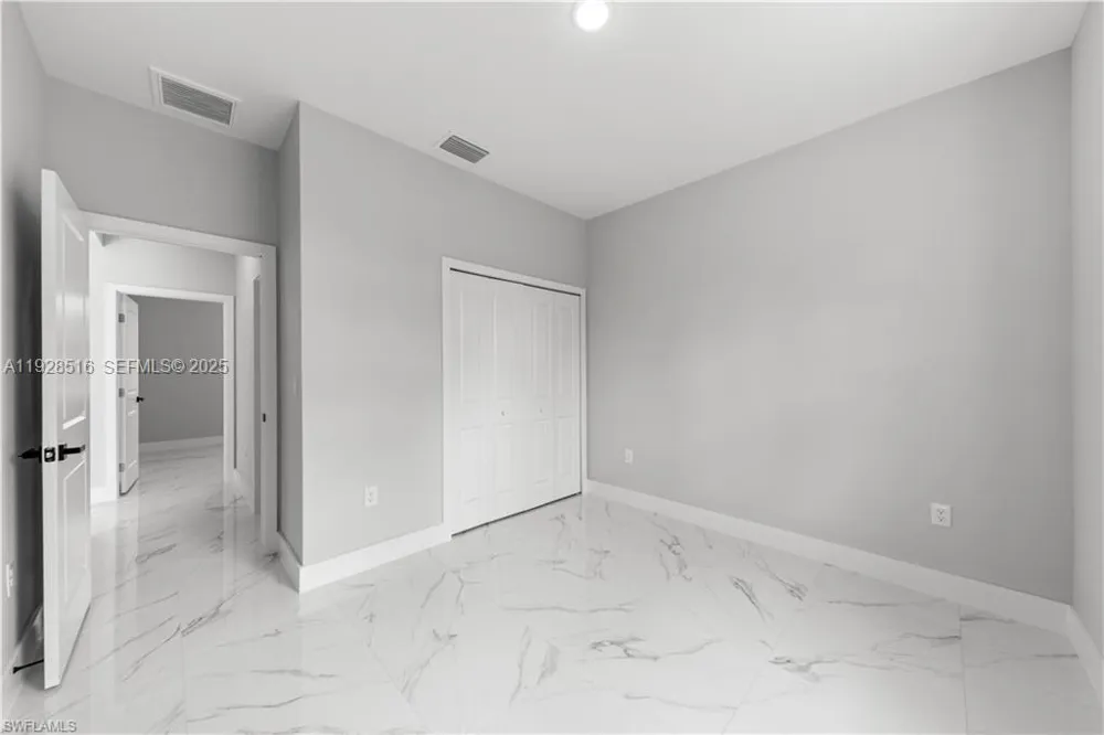 1110 GARIBALDI SST E Lehigh Acres, FL 33974