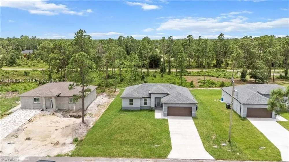 1110 GARIBALDI SST E Lehigh Acres, FL 33974