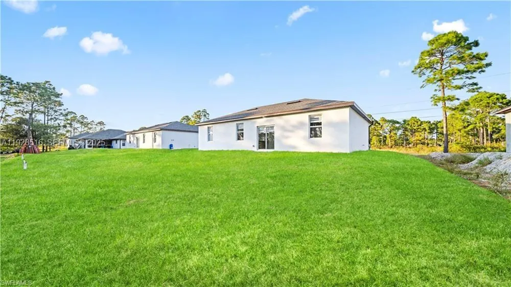 1110 GARIBALDI SST E Lehigh Acres, FL 33974