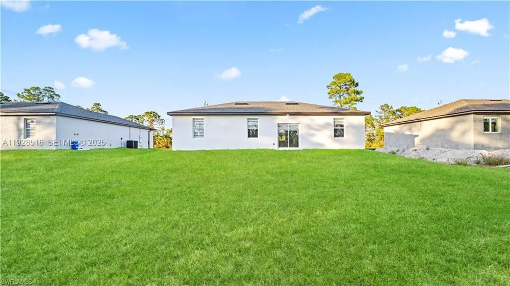 1110 GARIBALDI SST E Lehigh Acres, FL 33974