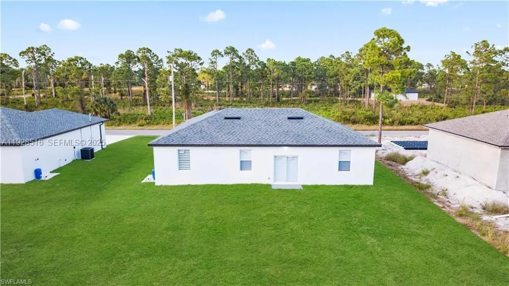 1110 GARIBALDI SST E Lehigh Acres, FL 33974