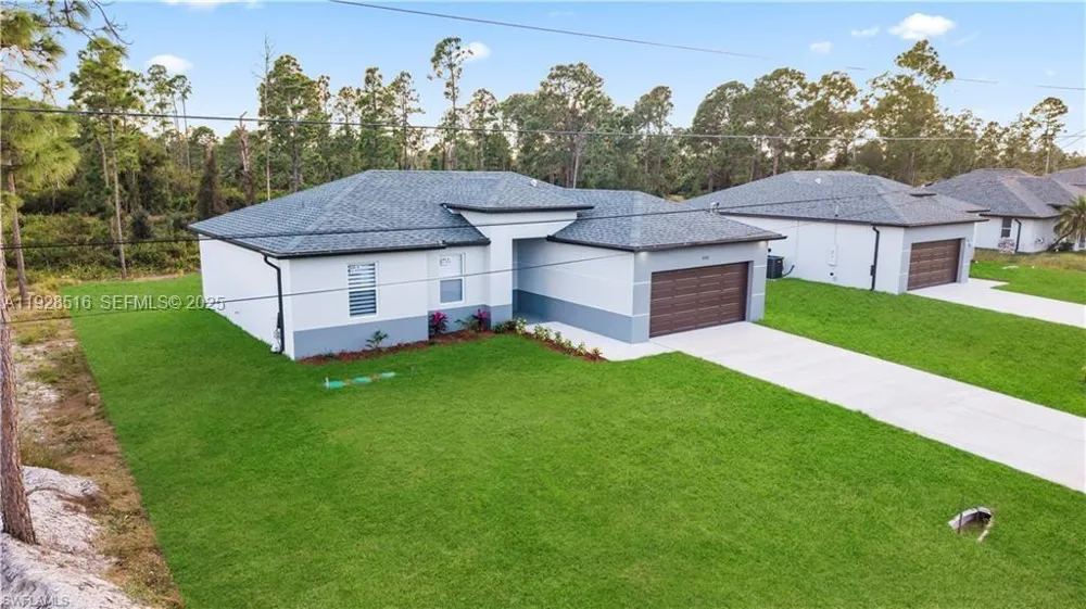 1110 GARIBALDI SST E Lehigh Acres, FL 33974