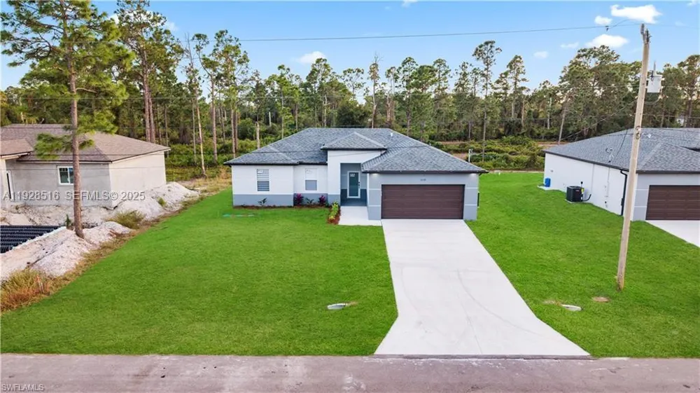 1110 GARIBALDI SST E Lehigh Acres, FL 33974