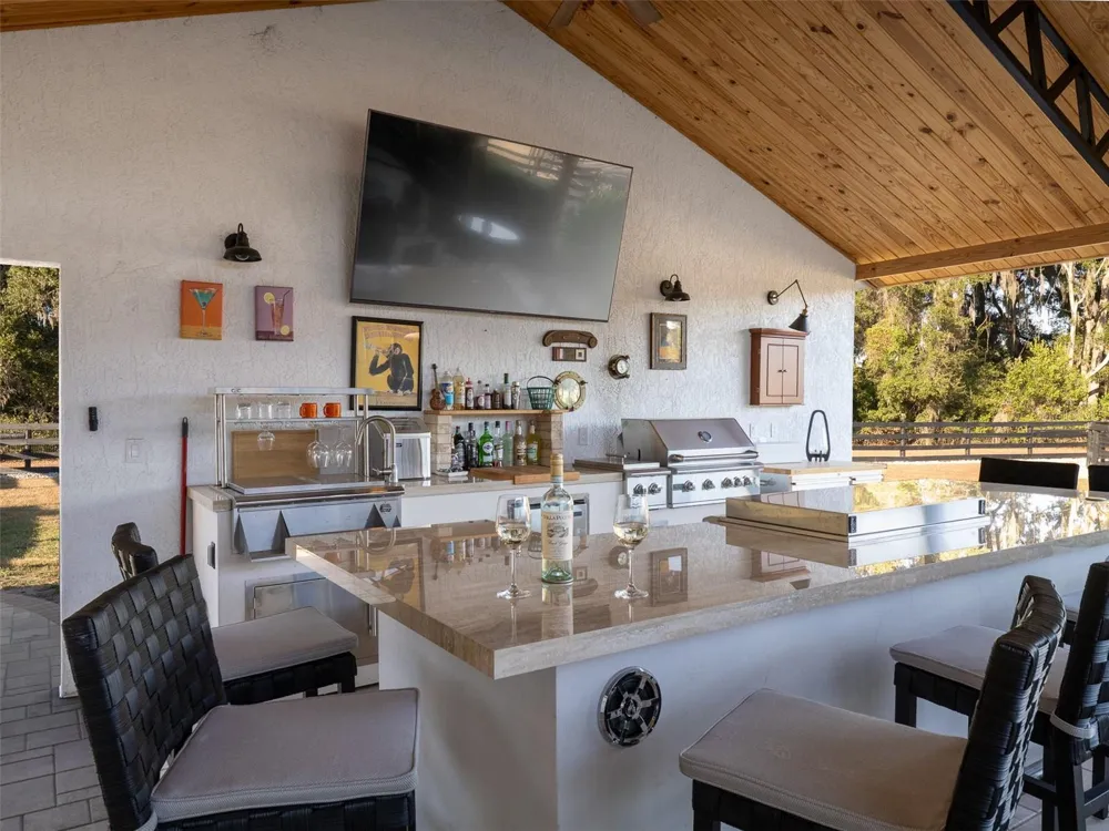 14335 US HIGHWAY 441 Citra, FL 32113