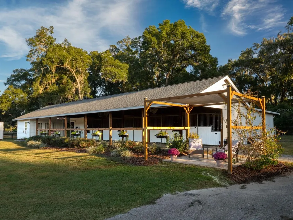 14335 US HIGHWAY 441 Citra, FL 32113
