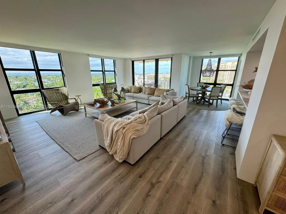 1121 Crandon Blvd #E1001 Key Biscayne, FL 33149