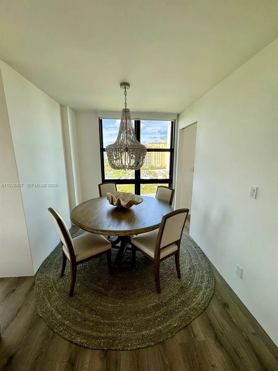 1121 Crandon Blvd #E1001 Key Biscayne, FL 33149
