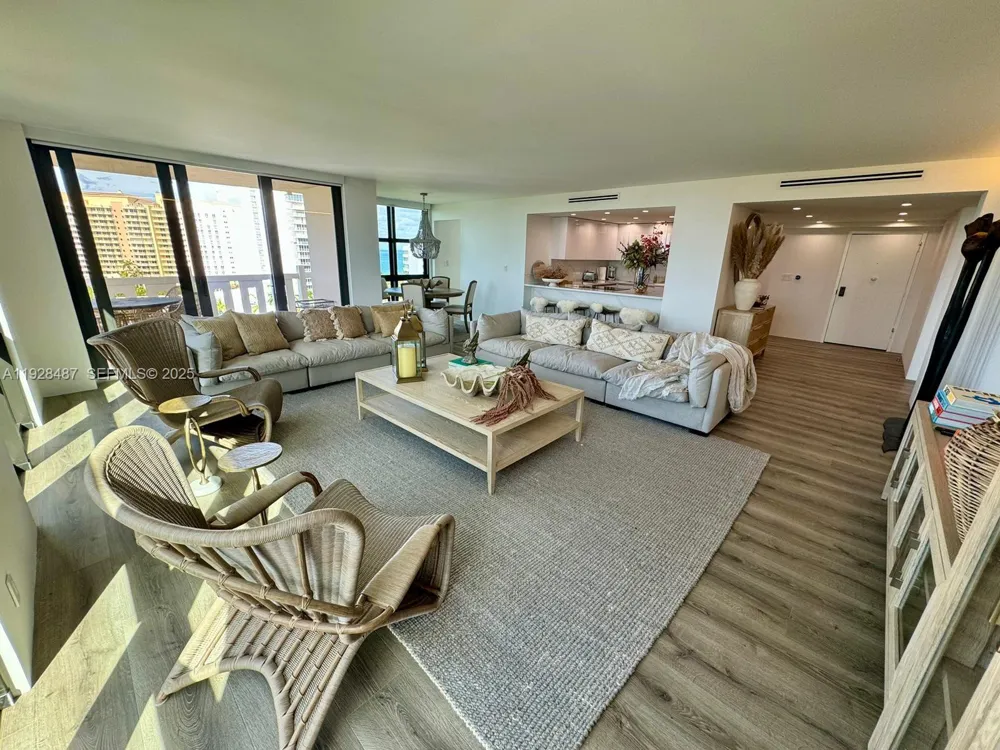 1121 Crandon Blvd #E1001 Key Biscayne, FL 33149