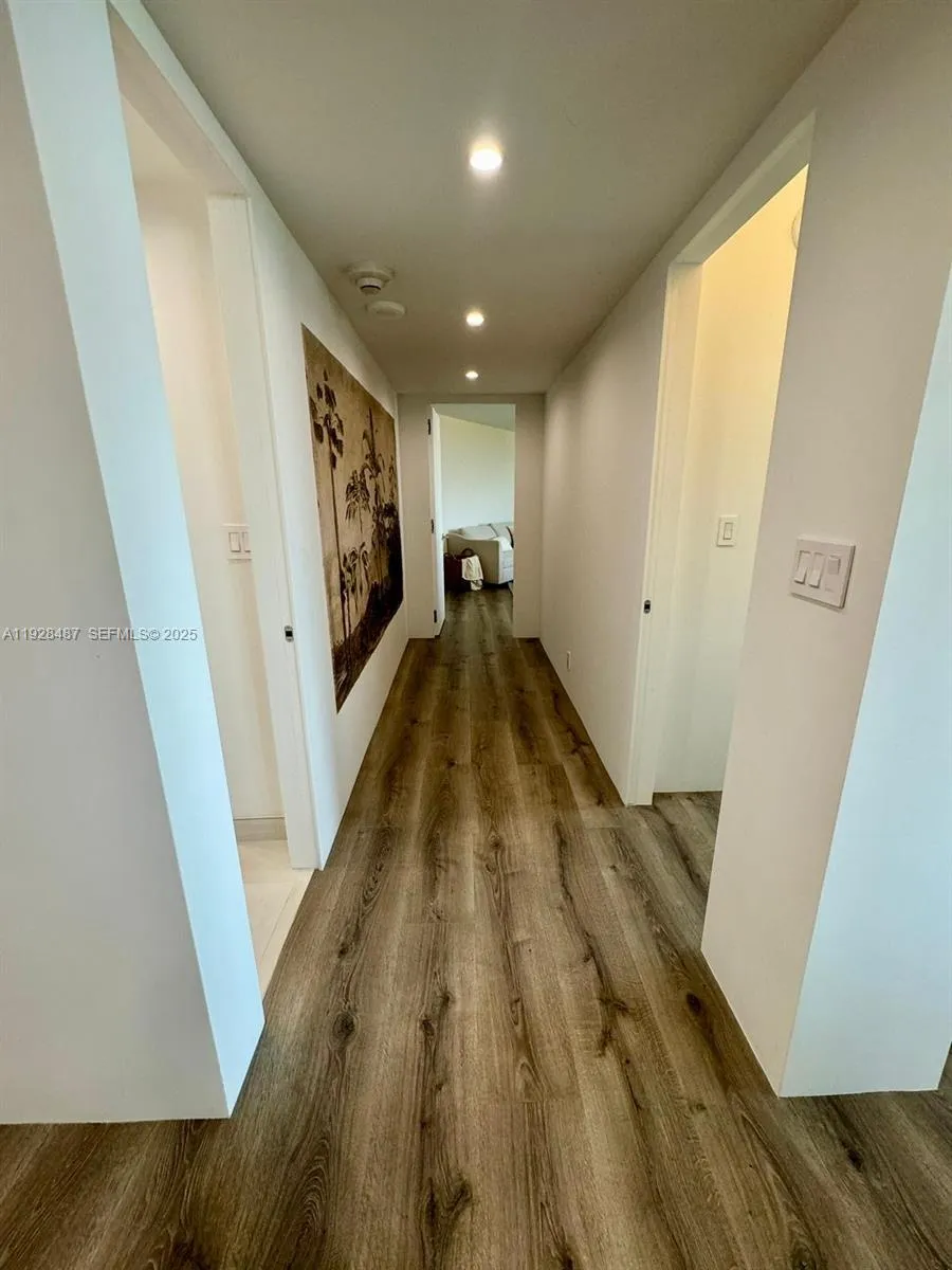 1121 Crandon Blvd #E1001 Key Biscayne, FL 33149