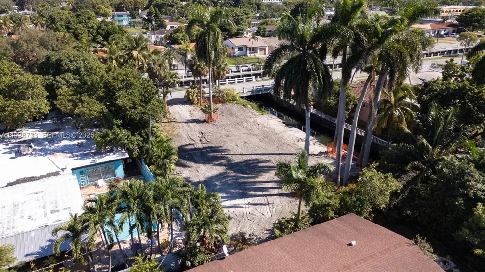 848 NW 18th Ave Miami, FL 33125