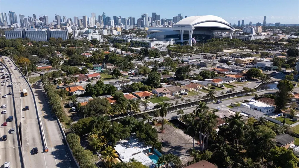 848 NW 18th Ave Miami, FL 33125