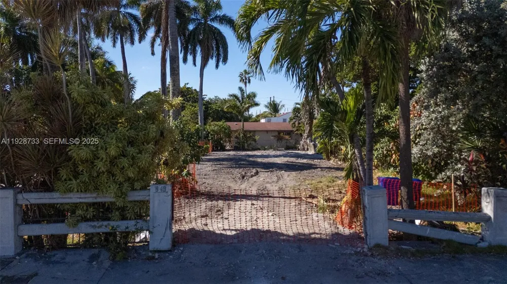 848 NW 18th Ave Miami, FL 33125