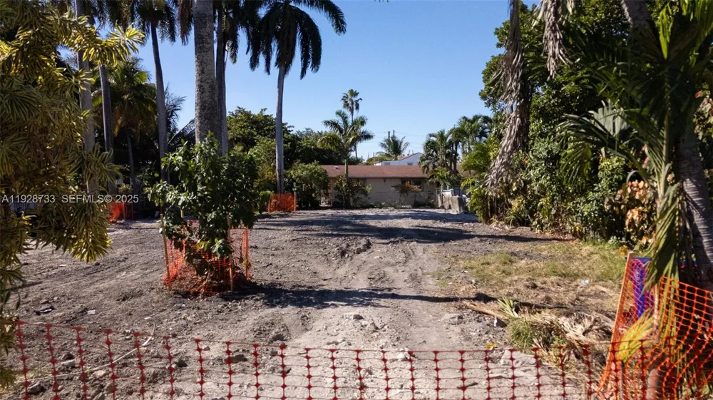 848 NW 18th Ave Miami, FL 33125