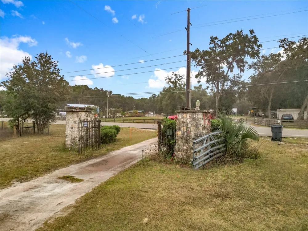 12521 SW HIGHWAY 484 Dunnellon, FL 34432