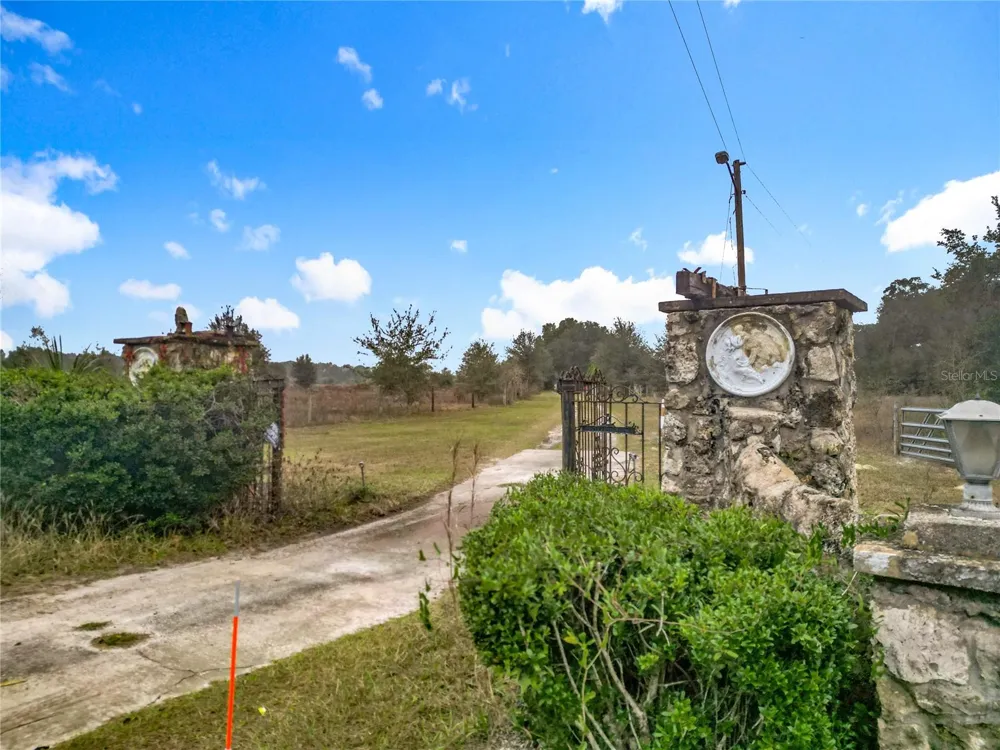 12521 SW HIGHWAY 484 Dunnellon, FL 34432