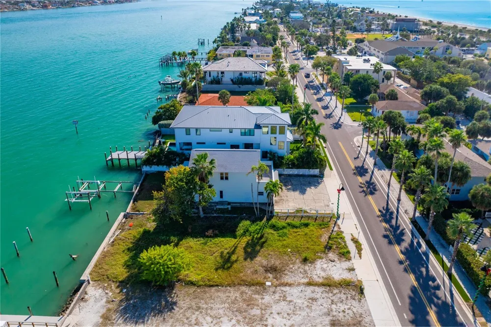 1805 PASS-A-GRILLE WAY St Pete Beach, FL 33706