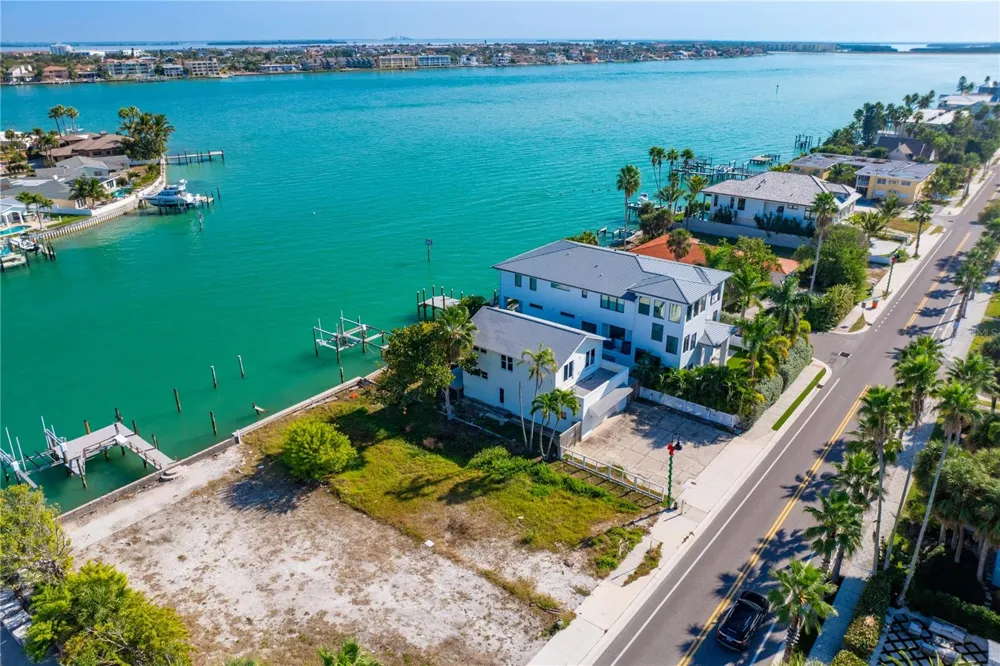 1805 PASS-A-GRILLE WAY St Pete Beach, FL 33706