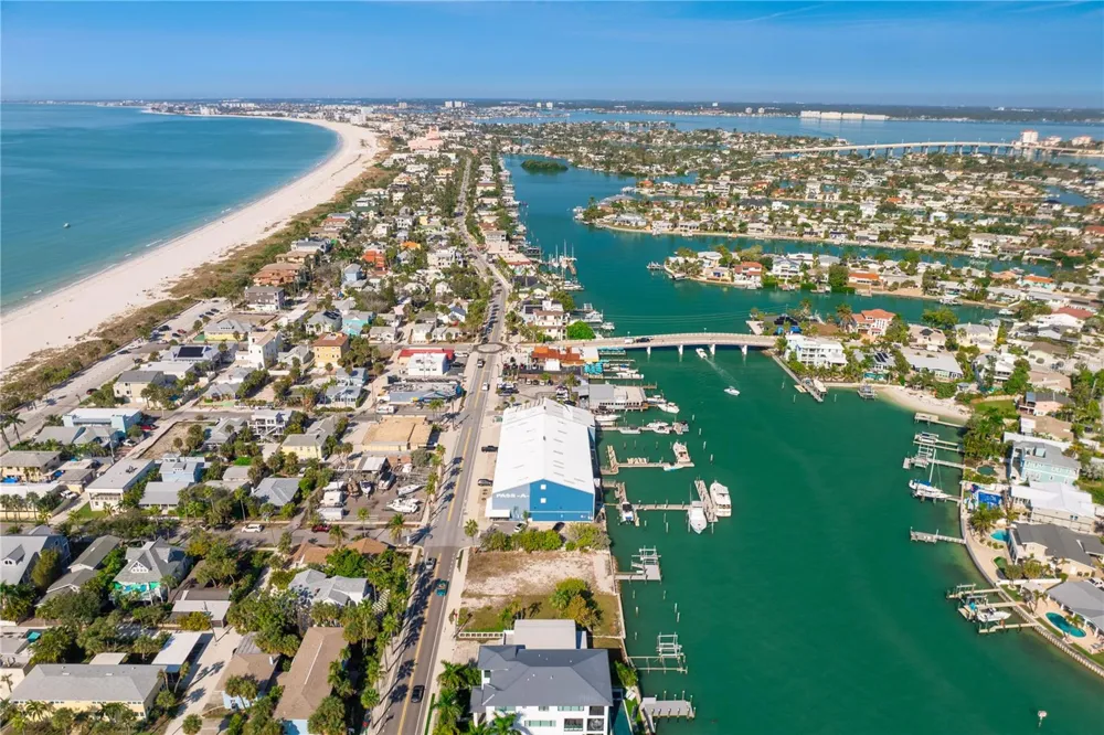1805 PASS-A-GRILLE WAY St Pete Beach, FL 33706