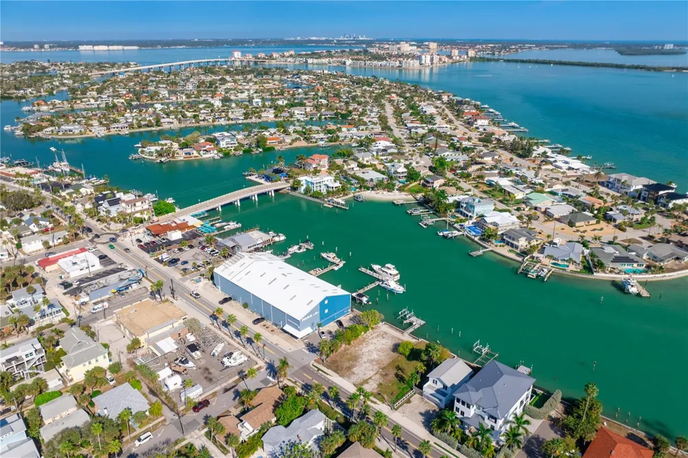 1805 PASS-A-GRILLE WAY St Pete Beach, FL 33706