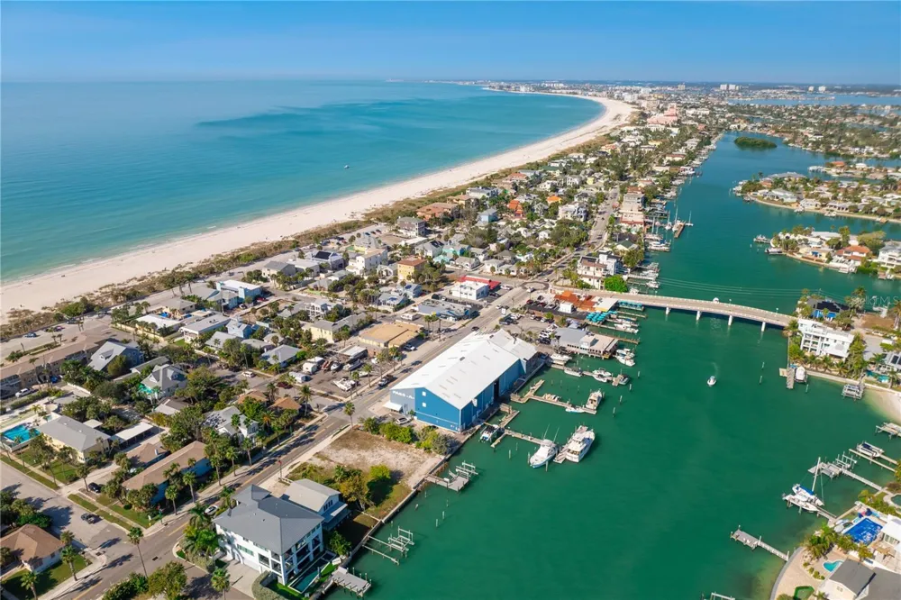 1805 PASS-A-GRILLE WAY St Pete Beach, FL 33706