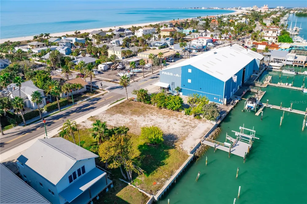 1805 PASS-A-GRILLE WAY St Pete Beach, FL 33706