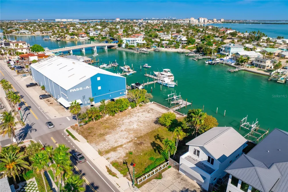 1805 PASS-A-GRILLE WAY St Pete Beach, FL 33706