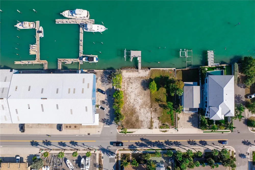 1805 PASS-A-GRILLE WAY St Pete Beach, FL 33706