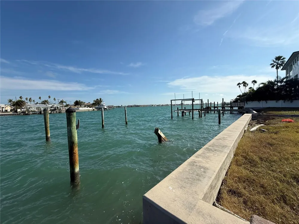 1805 PASS-A-GRILLE WAY St Pete Beach, FL 33706