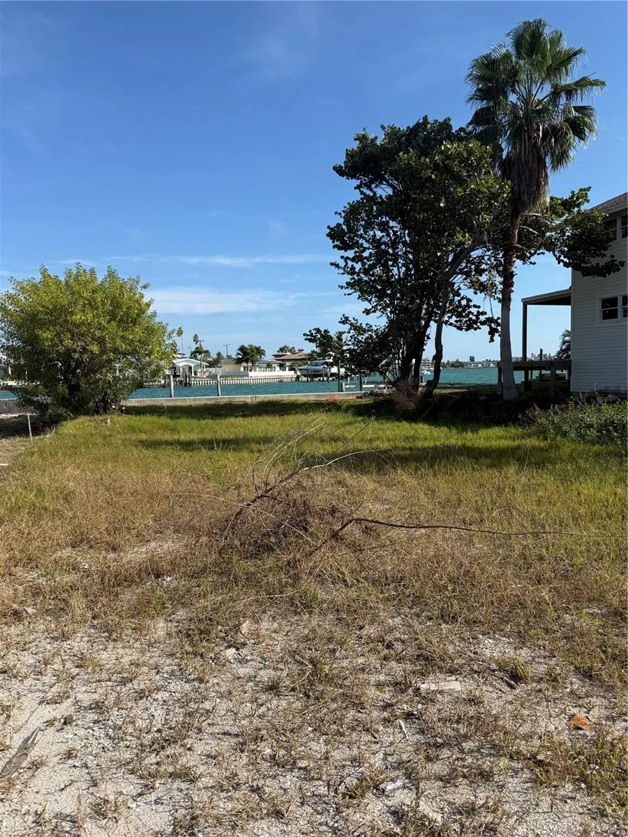 1805 PASS-A-GRILLE WAY St Pete Beach, FL 33706