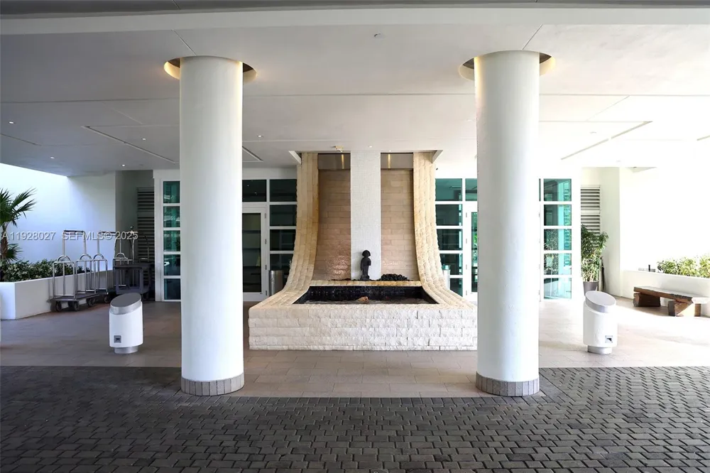 900 Brickell Key Blvd #2002 Miami, FL 33131