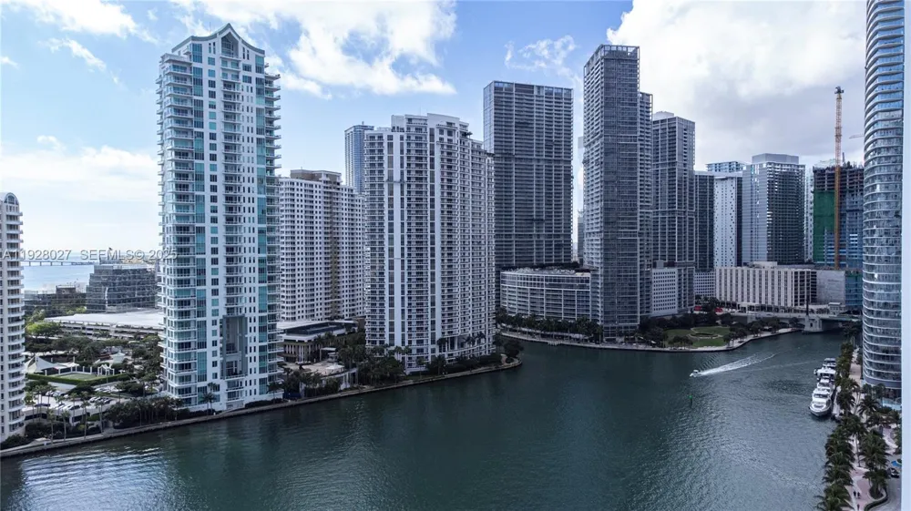 900 Brickell Key Blvd #2002 Miami, FL 33131