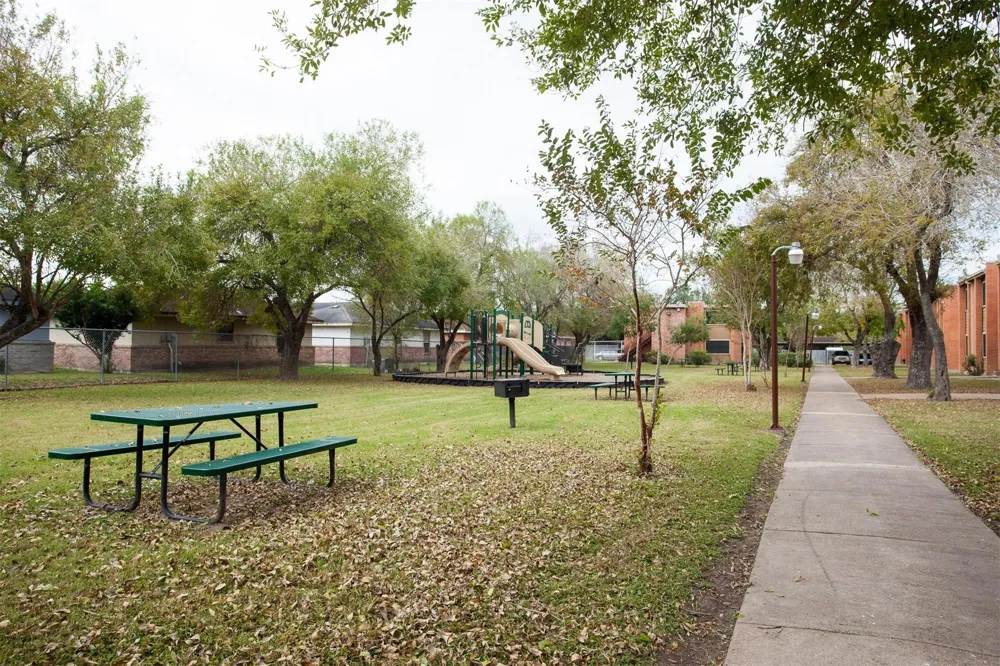 411 Lozano Street Cameron, TX 78550