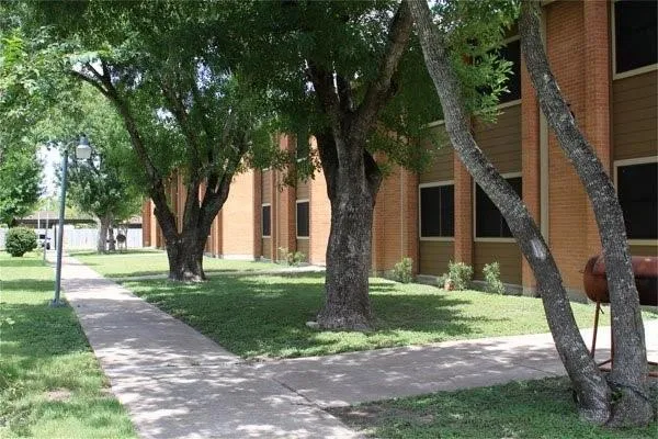 411 Lozano Street Cameron, TX 78550